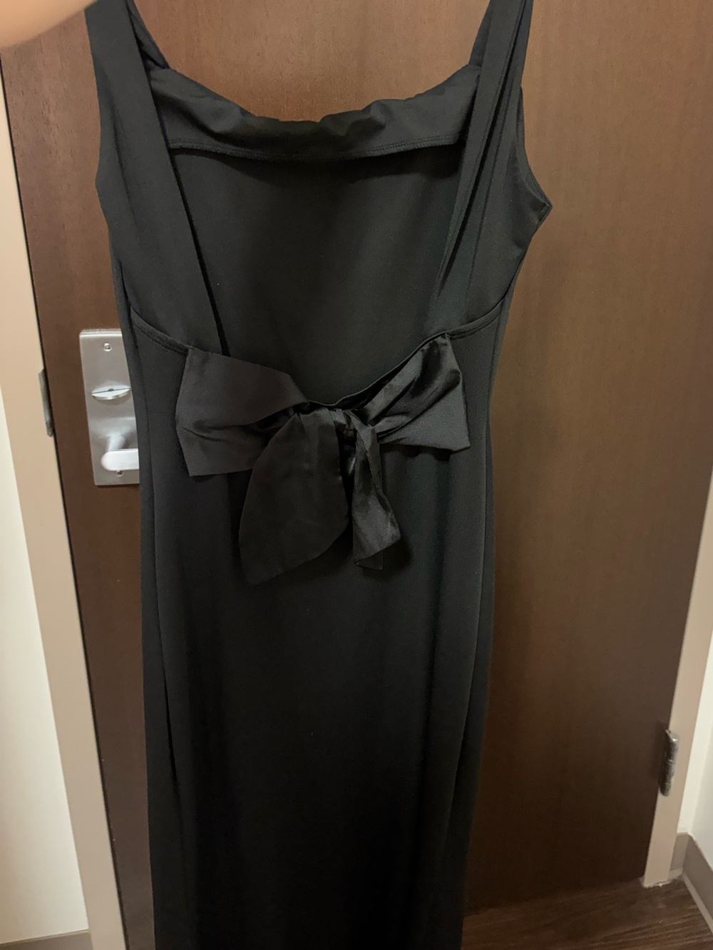 Elegant Black Sleeveless Bow-Back Maxi Dress